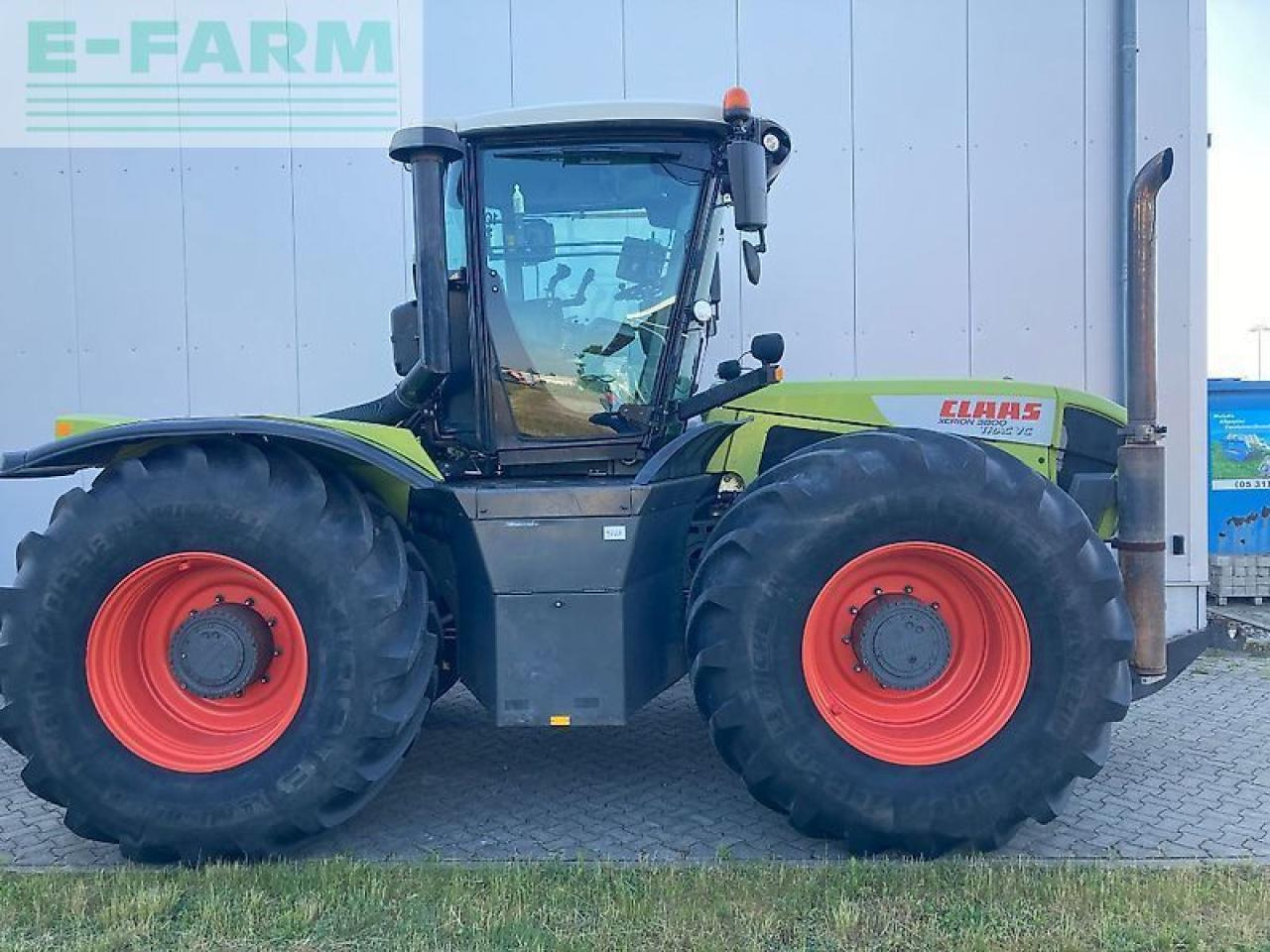 CLAAS xerion 3800 trac vc TRAC VC - Traktors: foto 1 CLAAS xerion 3800 trac vc TRAC VC - Traktors: foto 1