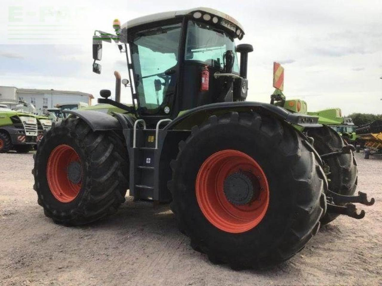 CLAAS xerion 3800 trac vc TRAC VC - Traktors: foto 4 CLAAS xerion 3800 trac vc TRAC VC - Traktors: foto 4
