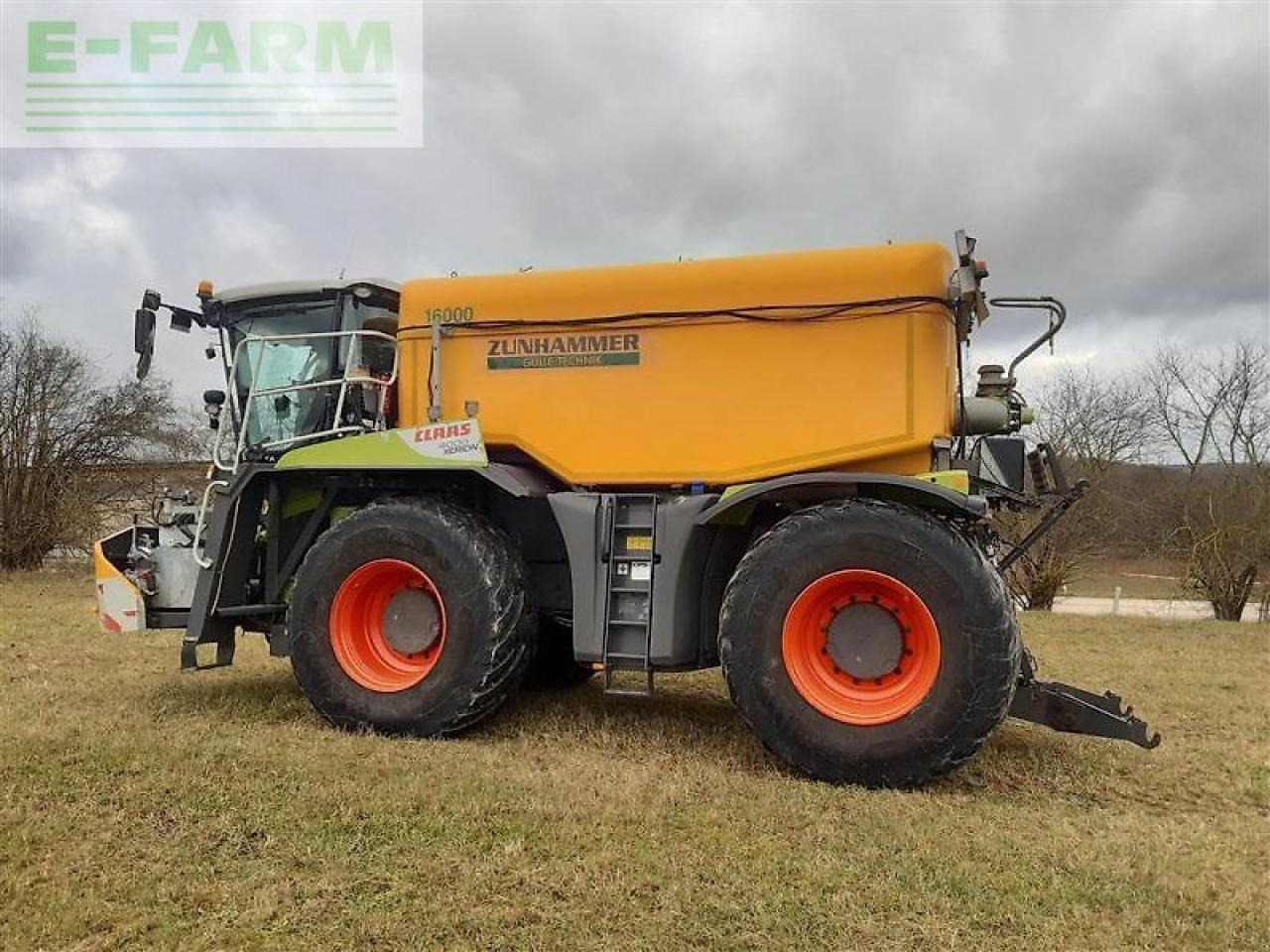 CLAAS xerion 4000 saddle trac SADDLE TRAC - Pašgājējmiglotājs: foto 5 CLAAS xerion 4000 saddle trac SADDLE TRAC - Pašgājējmiglotājs: foto 5