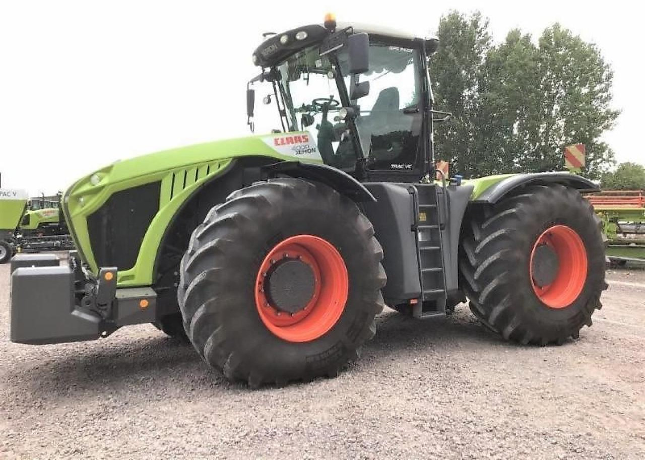 CLAAS xerion 4000 trac vc TRAC VC - Traktors: foto 1 CLAAS xerion 4000 trac vc TRAC VC - Traktors: foto 1