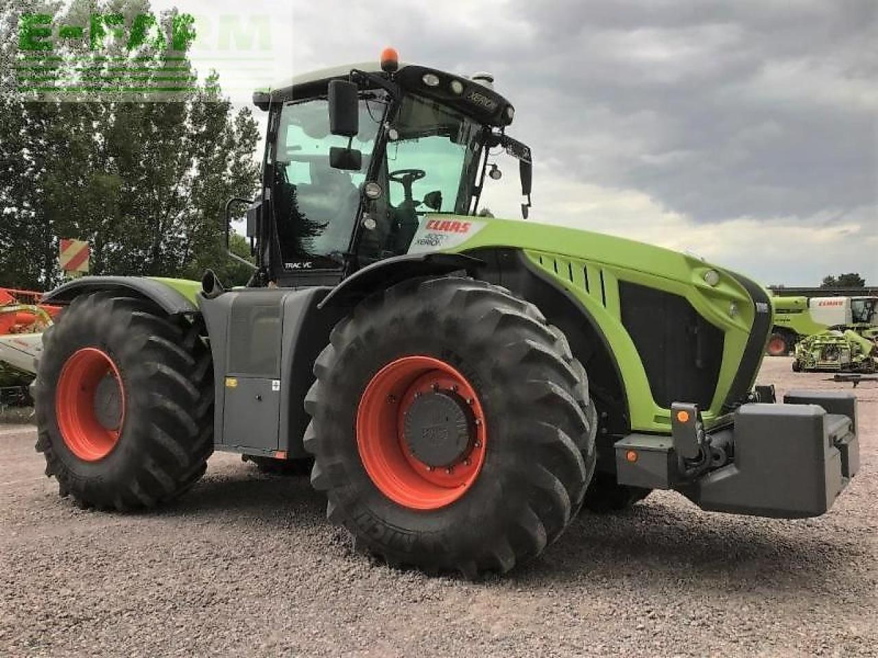 CLAAS xerion 4000 trac vc TRAC VC - Traktors: foto 3 CLAAS xerion 4000 trac vc TRAC VC - Traktors: foto 3