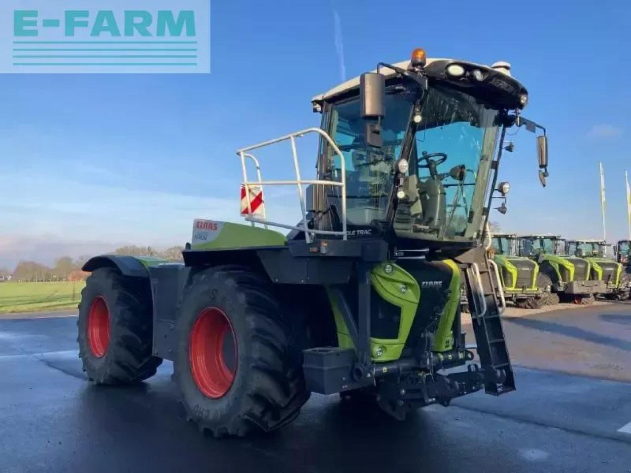 CLAAS xerion 4200 saddle trac SADDLE TRAC - Traktors: foto 3 CLAAS xerion 4200 saddle trac SADDLE TRAC - Traktors: foto 3