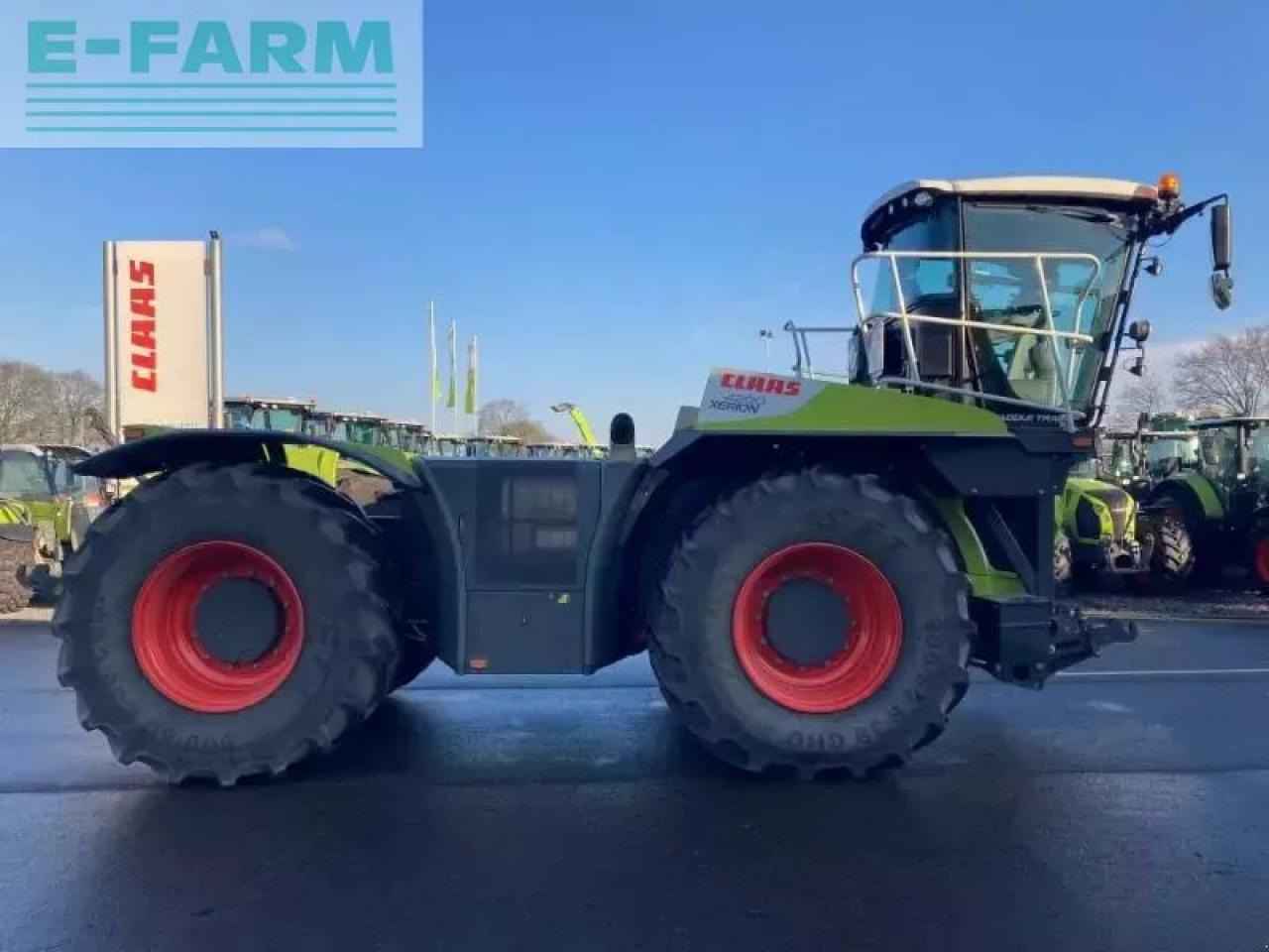 CLAAS xerion 4200 saddle trac SADDLE TRAC - Traktors: foto 4 CLAAS xerion 4200 saddle trac SADDLE TRAC - Traktors: foto 4