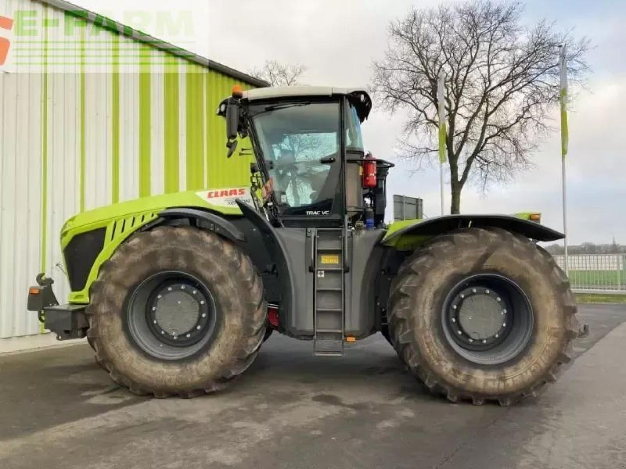 CLAAS xerion 4200 trac vc TRAC VC - Traktors: foto 5 CLAAS xerion 4200 trac vc TRAC VC - Traktors: foto 5