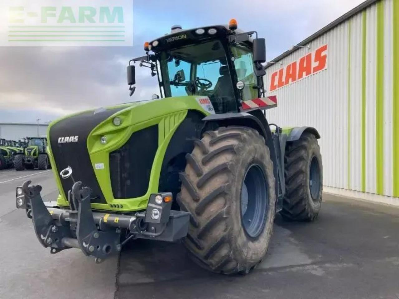 CLAAS xerion 4200 trac vc TRAC VC - Traktors: foto 1 CLAAS xerion 4200 trac vc TRAC VC - Traktors: foto 1