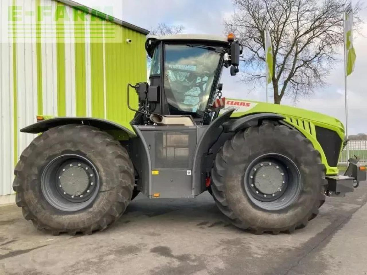 CLAAS xerion 4200 trac vc TRAC VC - Traktors: foto 4 CLAAS xerion 4200 trac vc TRAC VC - Traktors: foto 4