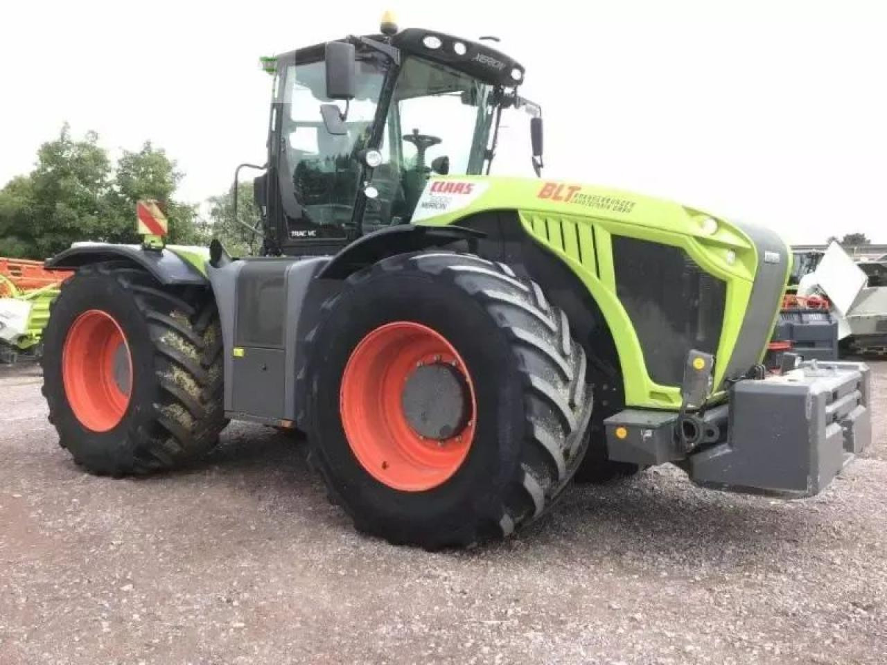CLAAS xerion 5000 trac TRAC - Traktors: foto 3 CLAAS xerion 5000 trac TRAC - Traktors: foto 3