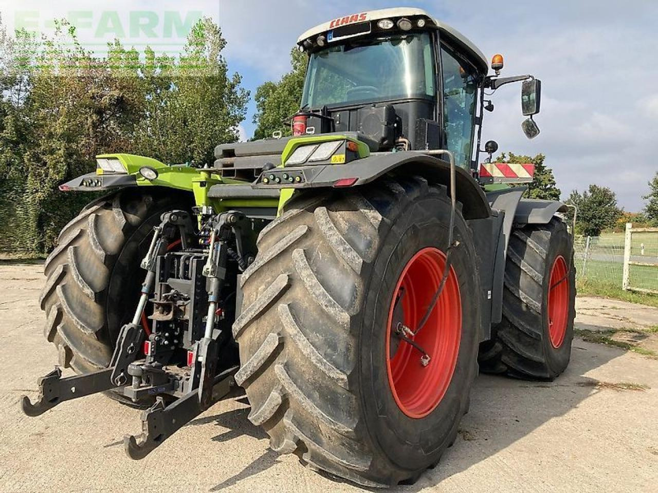CLAAS xerion 5000 trac TRAC - Traktors: foto 3 CLAAS xerion 5000 trac TRAC - Traktors: foto 3