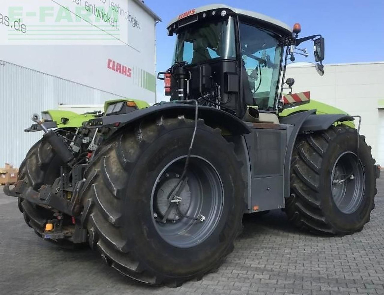 CLAAS xerion 5000 trac vc TRAC VC - Traktors: foto 5 CLAAS xerion 5000 trac vc TRAC VC - Traktors: foto 5