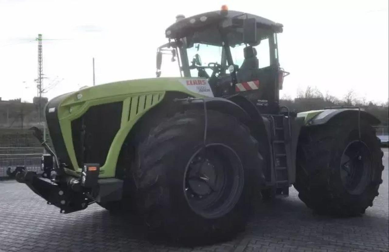 CLAAS xerion 5000 trac vc TRAC VC - Traktors: foto 1 CLAAS xerion 5000 trac vc TRAC VC - Traktors: foto 1