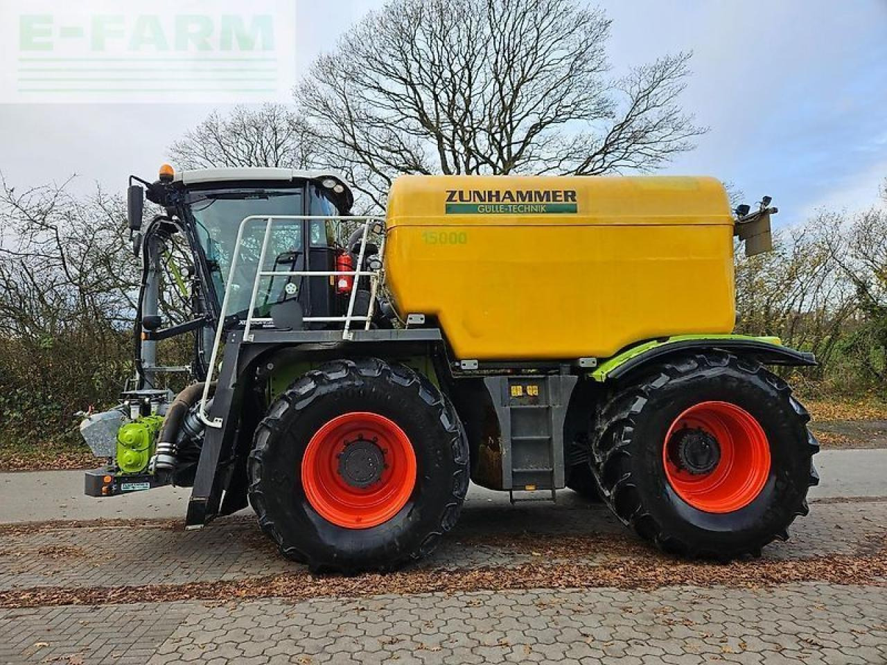 CLAAS xerion saddletrac 3800 "viele neuteile und reparaturen durchgeführt" - Pašgājējmiglotājs: foto 2 CLAAS xerion saddletrac 3800 "viele neuteile und reparaturen durchgeführt" - Pašgājējmiglotājs: foto 2