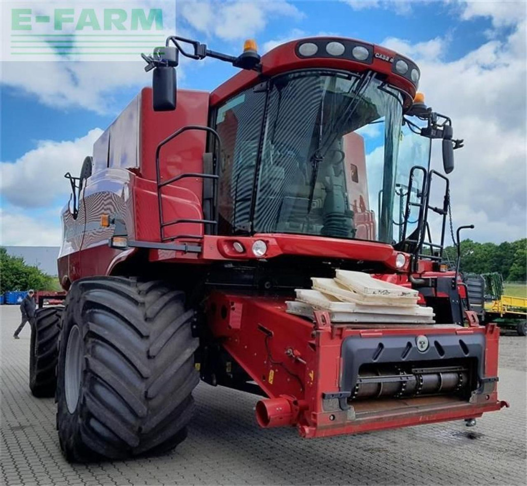Case-IH 8010 med 30 fods skærebord - Labības kombains: foto 5 Case-IH 8010 med 30 fods skærebord - Labības kombains: foto 5