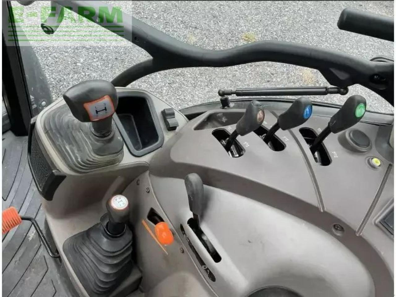 Case-IH farmall 75c - Traktors: foto 5 Case-IH farmall 75c - Traktors: foto 5