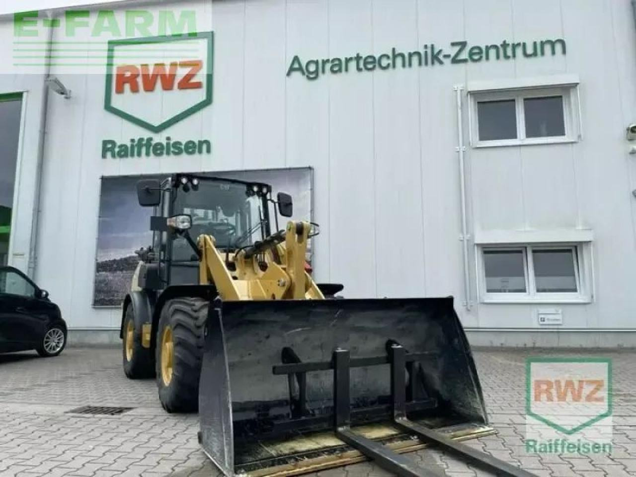 Mini-ekskavators Caterpillar 906 radlader: foto 6