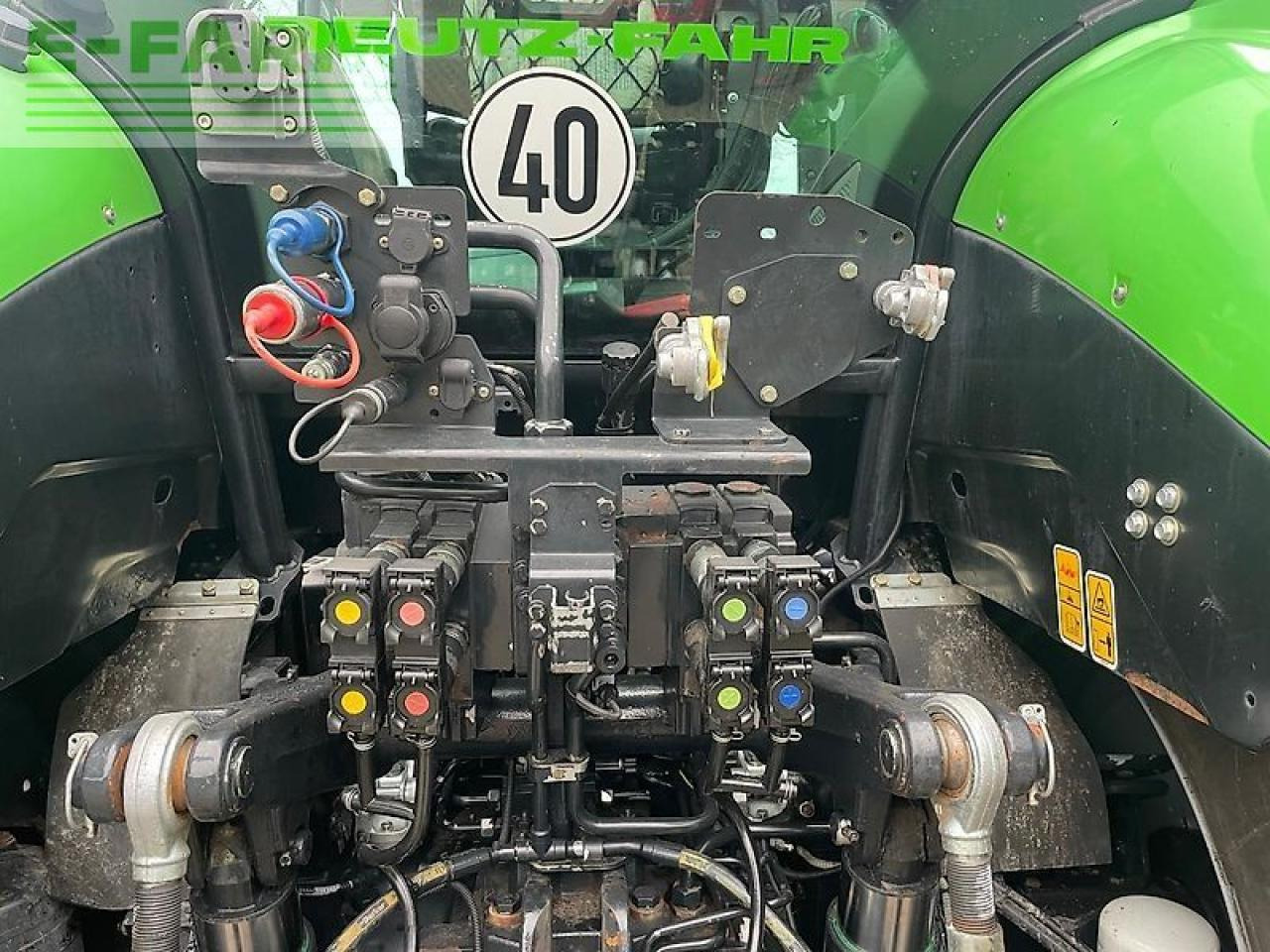 Traktors Deutz-Fahr 6215 rc: foto 11