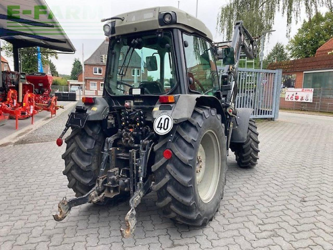 Deutz-Fahr agroplus f 430 gs F - Traktors: foto 5 Deutz-Fahr agroplus f 430 gs F - Traktors: foto 5