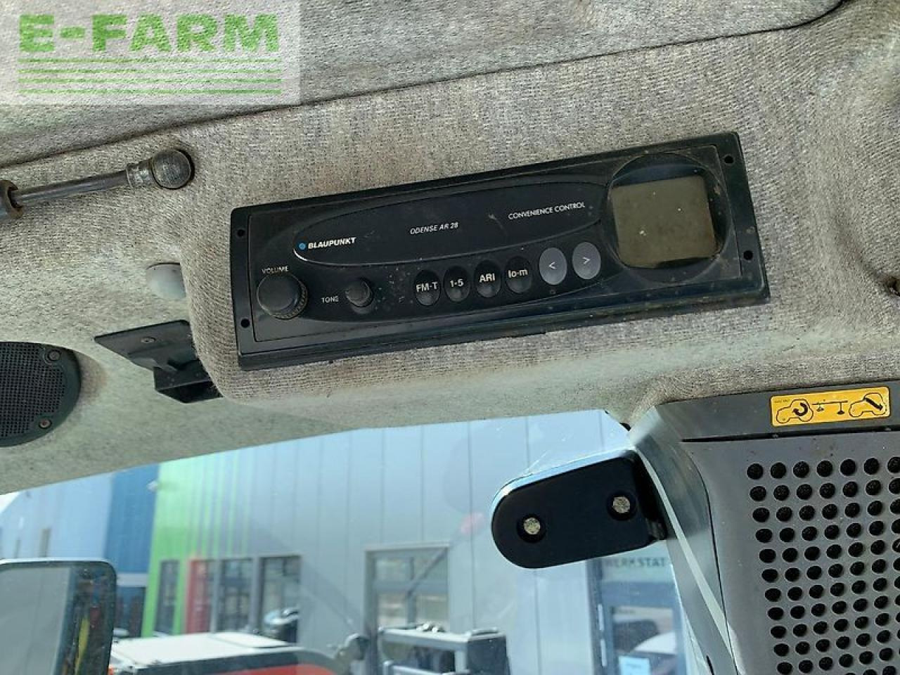 Deutz-Fahr agrotron 165 mk 3 mit fkh und fzw - Traktors: foto 4 Deutz-Fahr agrotron 165 mk 3 mit fkh und fzw - Traktors: foto 4