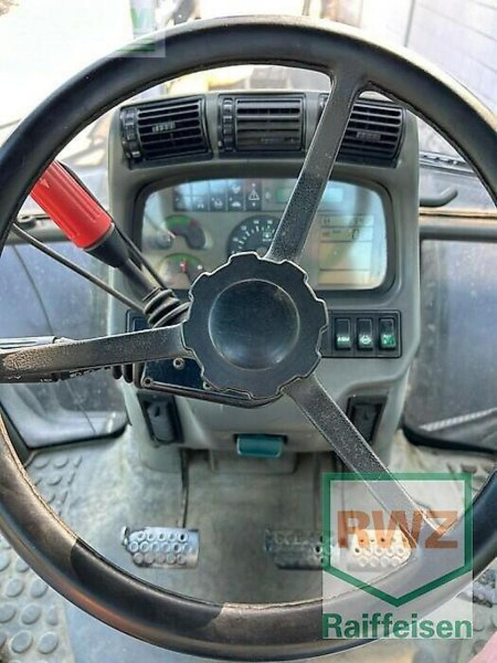 Deutz-Fahr agrotron 165 mk3 - Traktors: foto 4 Deutz-Fahr agrotron 165 mk3 - Traktors: foto 4