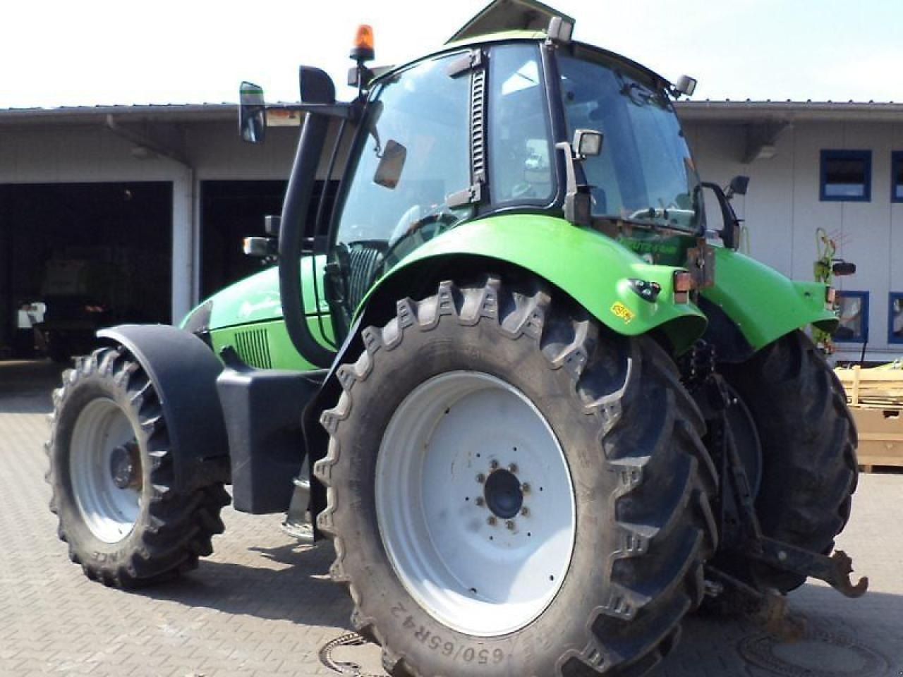Deutz-Fahr agrotron 200 - Traktors: foto 3 Deutz-Fahr agrotron 200 - Traktors: foto 3