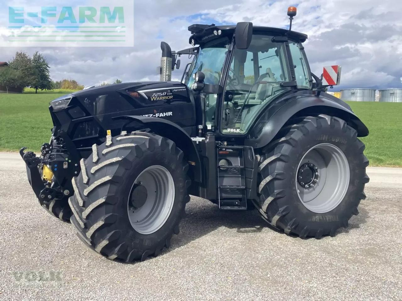 Deutz-Fahr agrotron 7250 ttv warrior TTV - Traktors: foto 1 Deutz-Fahr agrotron 7250 ttv warrior TTV - Traktors: foto 1