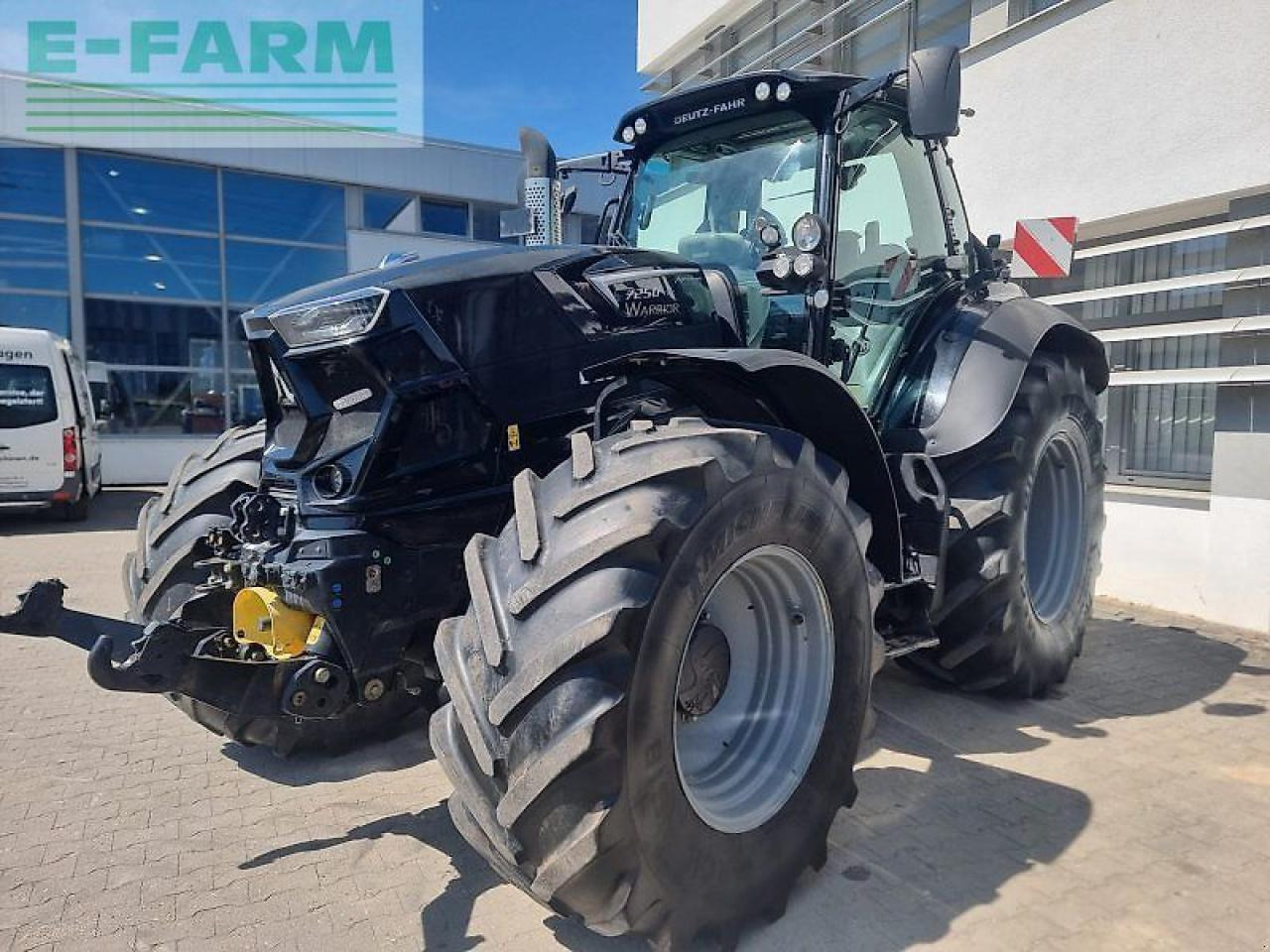 Deutz-Fahr agrotron 7250 ttv warrior - Traktors: foto 1 Deutz-Fahr agrotron 7250 ttv warrior - Traktors: foto 1