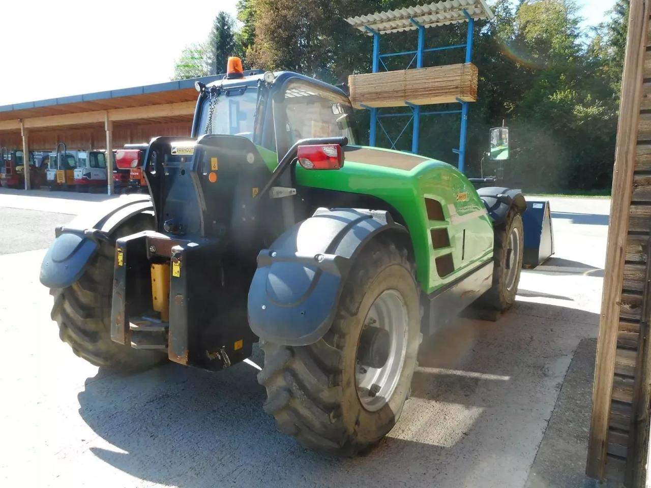 Deutz-Fahr agrovector 37.6 ( 3,7 tonnen - 6 meter ) 40 km/h - Teleskopiskais iekrāvējs: foto 4 Deutz-Fahr agrovector 37.6 ( 3,7 tonnen - 6 meter ) 40 km/h - Teleskopiskais iekrāvējs: foto 4