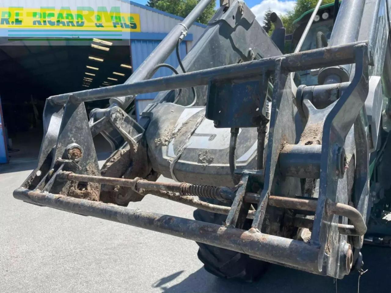 Deutz-Fahr tracteur agricole agrotron 6140.4 deutz-fahr - Traktors: foto 4 Deutz-Fahr tracteur agricole agrotron 6140.4 deutz-fahr - Traktors: foto 4