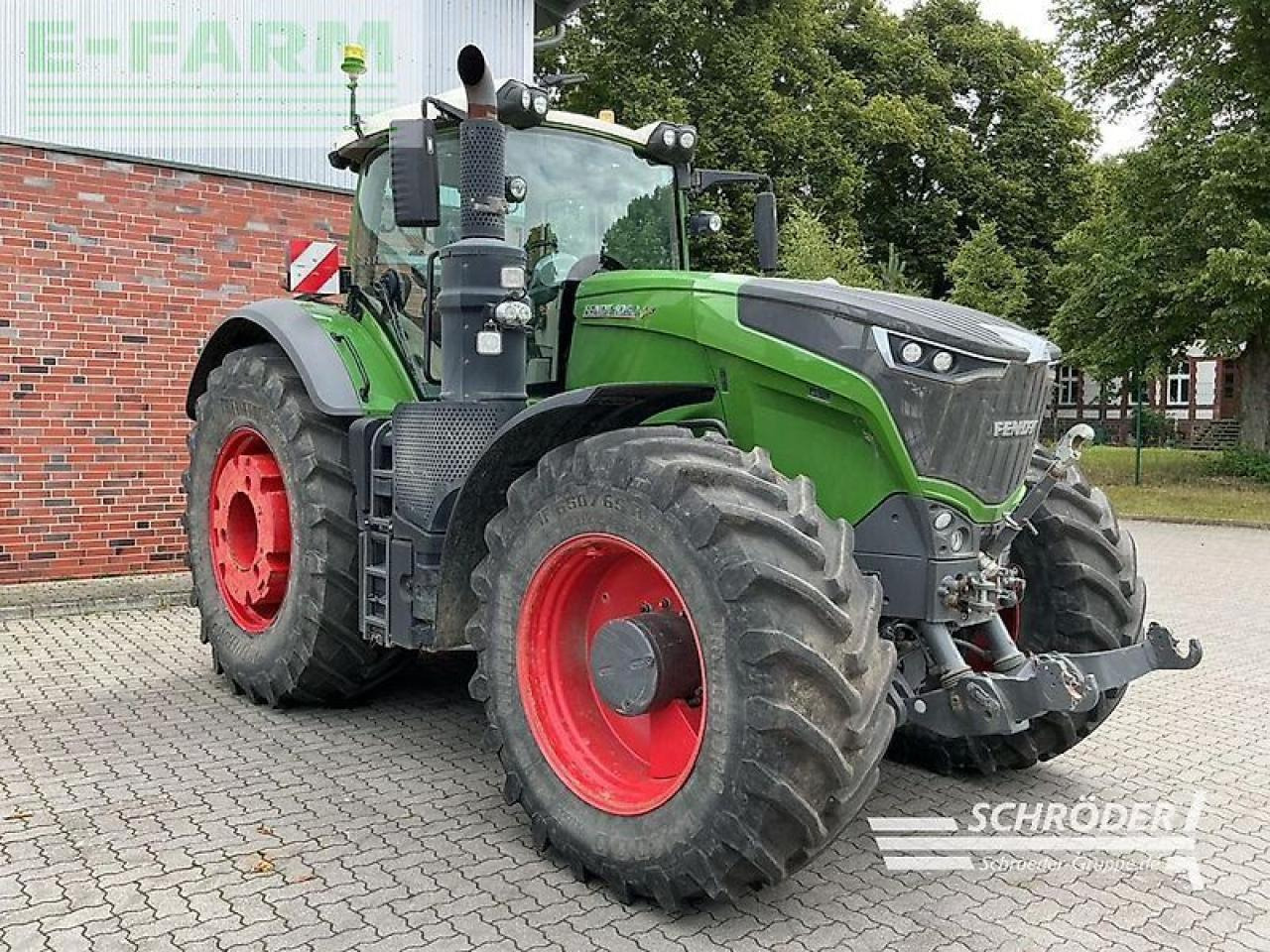 Fendt 1050 vario s4 profi plus ProfiPlus - Traktors: foto 1 Fendt 1050 vario s4 profi plus ProfiPlus - Traktors: foto 1