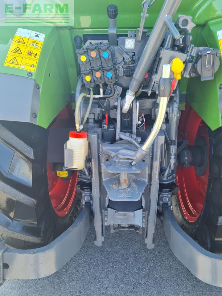 Fendt 211 vario f F - Traktors: foto 4 Fendt 211 vario f F - Traktors: foto 4
