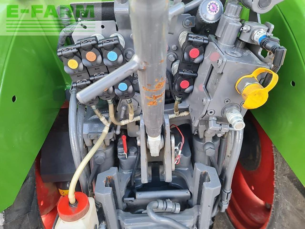 Fendt 211 vario f (gen3) F - Traktors: foto 5 Fendt 211 vario f (gen3) F - Traktors: foto 5