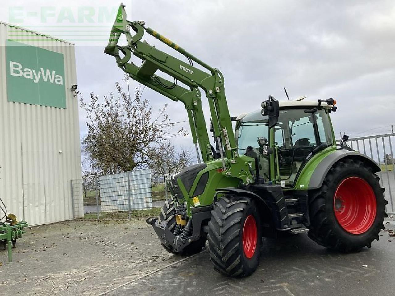 Fendt 313 vario gen4 profi plus t ProfiPlus - Traktors: foto 1 Fendt 313 vario gen4 profi plus t ProfiPlus - Traktors: foto 1