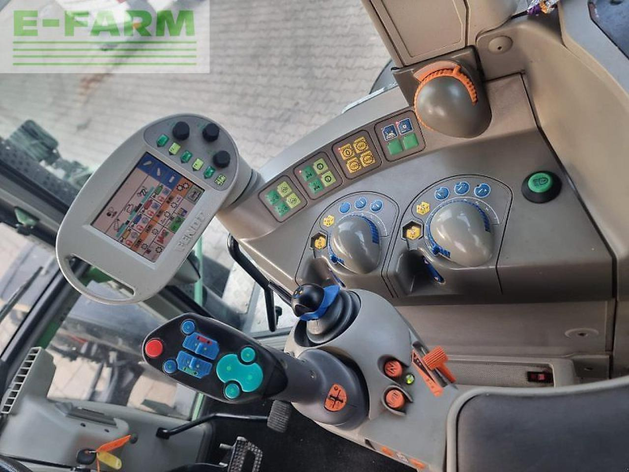 Traktors Fendt 718 vario comiii: foto 16 Traktors Fendt 718 vario comiii: foto 16