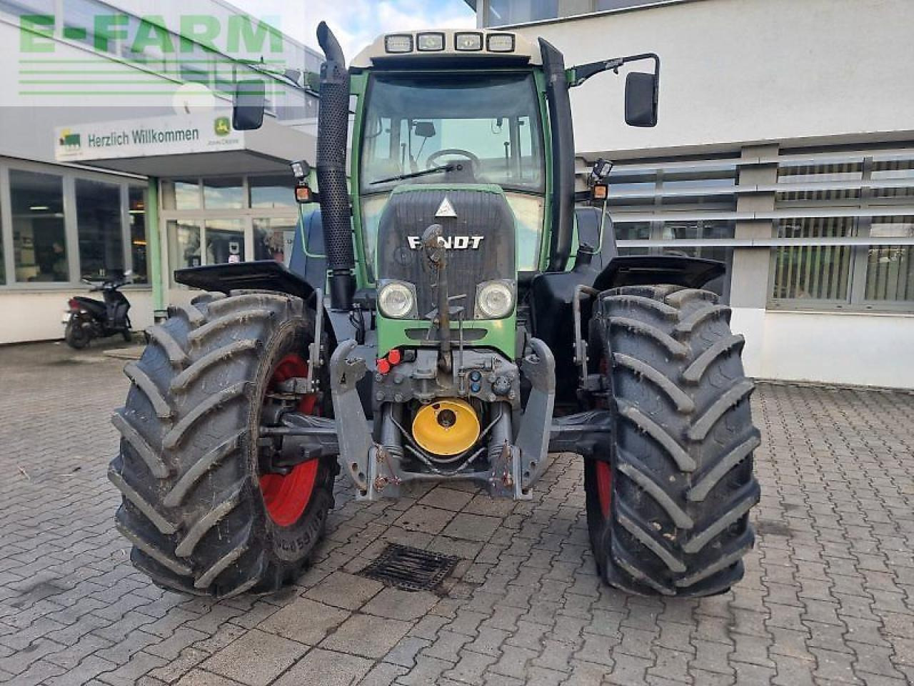 Fendt 718 vario comiii - Traktors: foto 2 Fendt 718 vario comiii - Traktors: foto 2