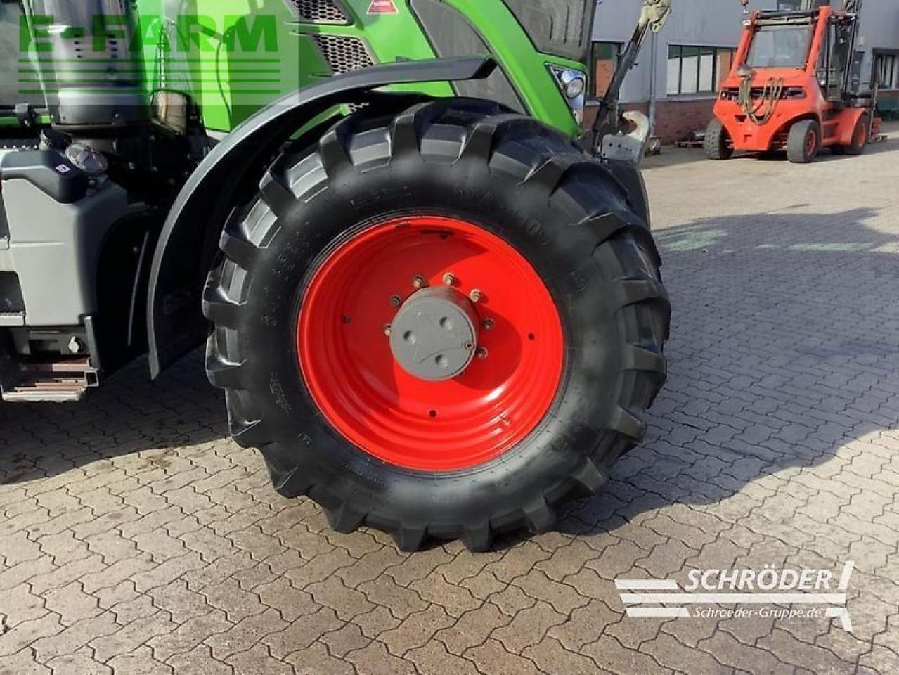 Fendt 718 vario s4 profi plus | rtk | fzw ProfiPlus - Traktors: foto 4 Fendt 718 vario s4 profi plus | rtk | fzw ProfiPlus - Traktors: foto 4
