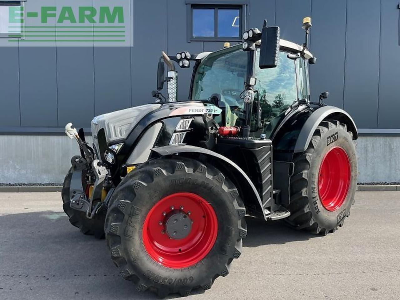 Fendt 720 vario s4 profi Profi - Traktors: foto 1 Fendt 720 vario s4 profi Profi - Traktors: foto 1