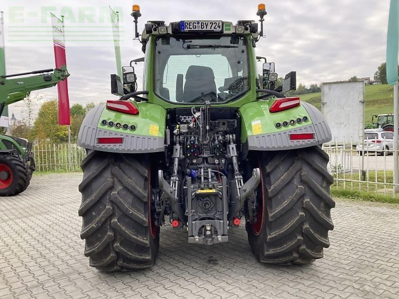 Fendt 724 vario gen7 profi Profi - Traktors: foto 4 Fendt 724 vario gen7 profi Profi - Traktors: foto 4