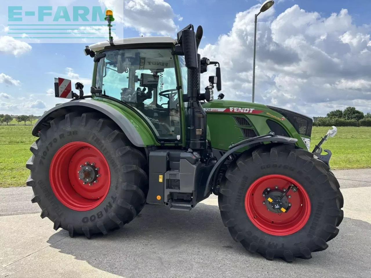 Fendt 724 vario profi+ ProfiPlus - Traktors: foto 5 Fendt 724 vario profi+ ProfiPlus - Traktors: foto 5
