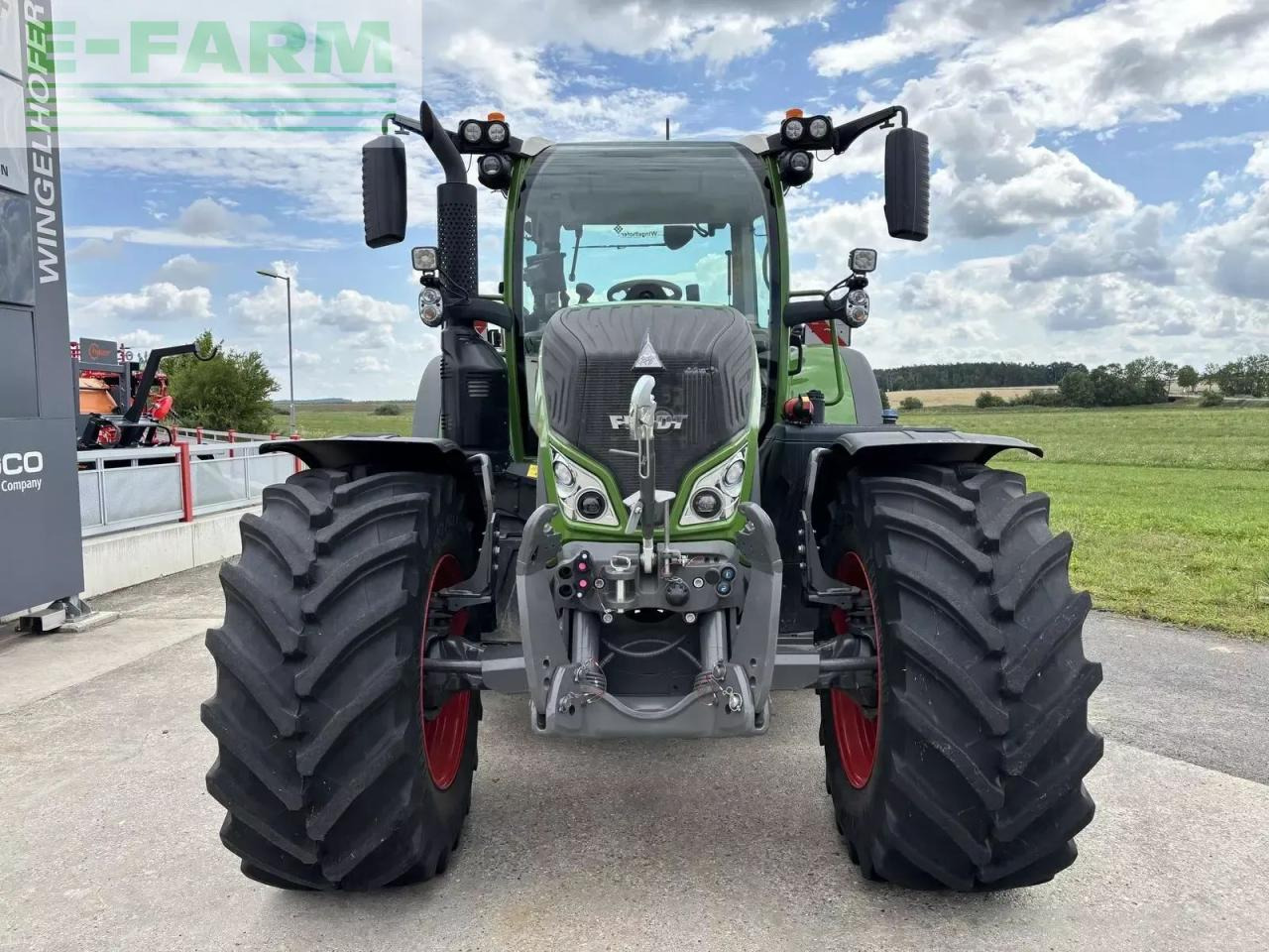 Fendt 724 vario profi+ - Traktors: foto 2 Fendt 724 vario profi+ - Traktors: foto 2
