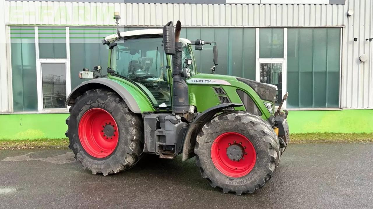 Fendt 724 vario s4 - Traktors: foto 1 Fendt 724 vario s4 - Traktors: foto 1