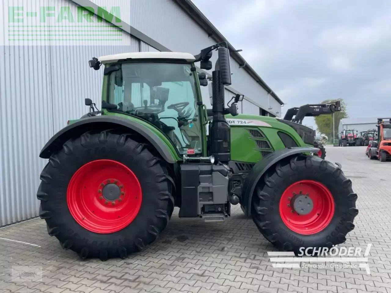 Fendt 724 vario s4 profi plus ProfiPlus - Traktors: foto 2 Fendt 724 vario s4 profi plus ProfiPlus - Traktors: foto 2