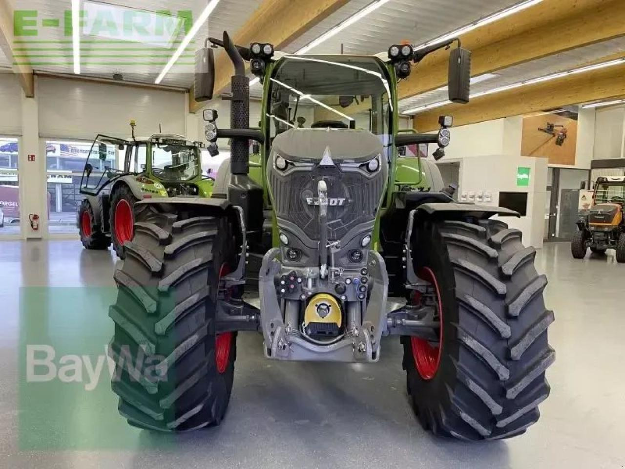 Fendt 728 vario gen7 profi plus ProfiPlus - Traktors: foto 3 Fendt 728 vario gen7 profi plus ProfiPlus - Traktors: foto 3
