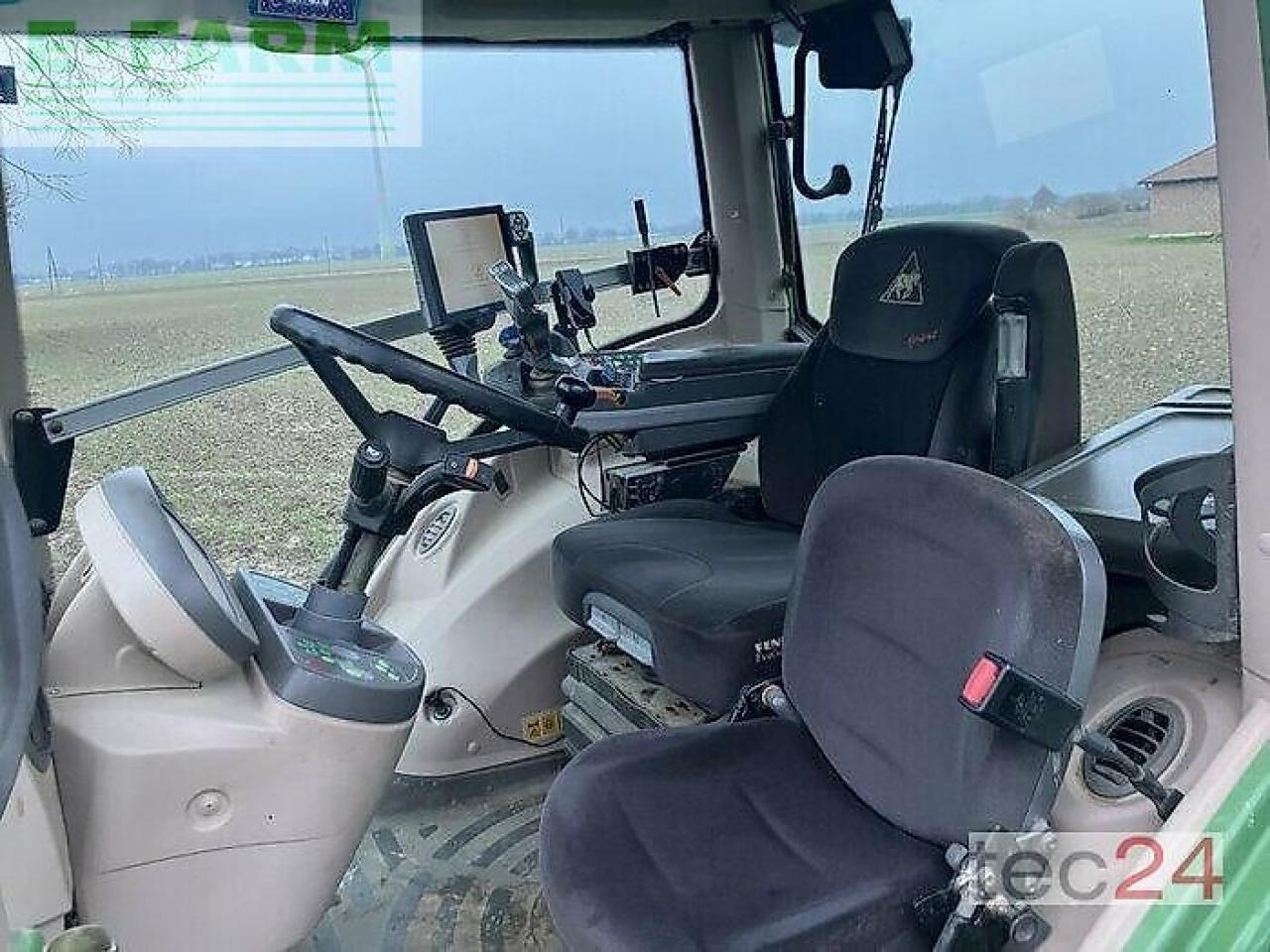 Fendt 824 s4 profiplus - Traktors: foto 4 Fendt 824 s4 profiplus - Traktors: foto 4
