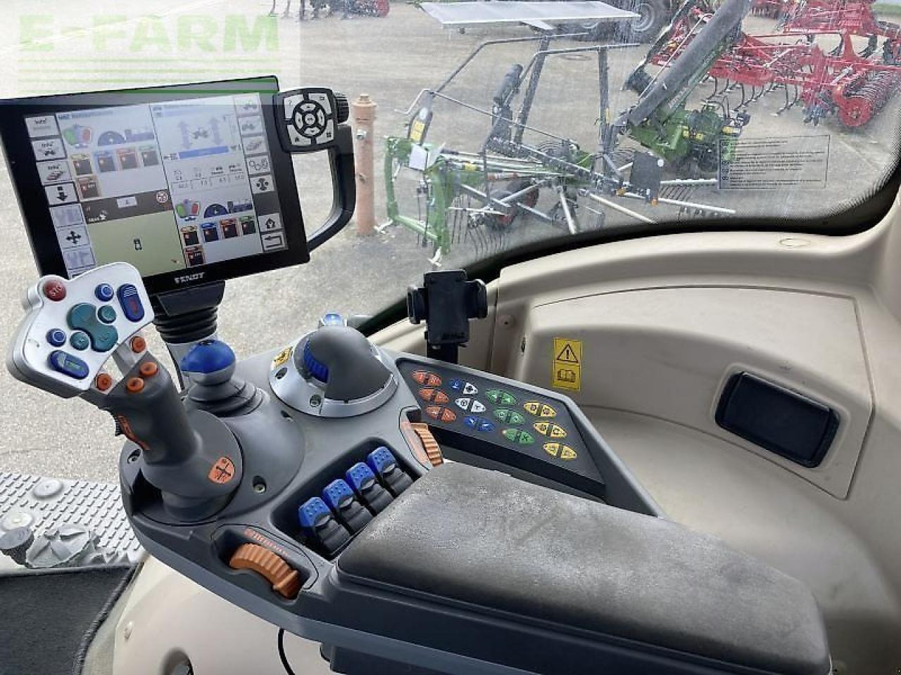 Traktors Fendt 824 vario s4 profi plus ProfiPlus: foto 14