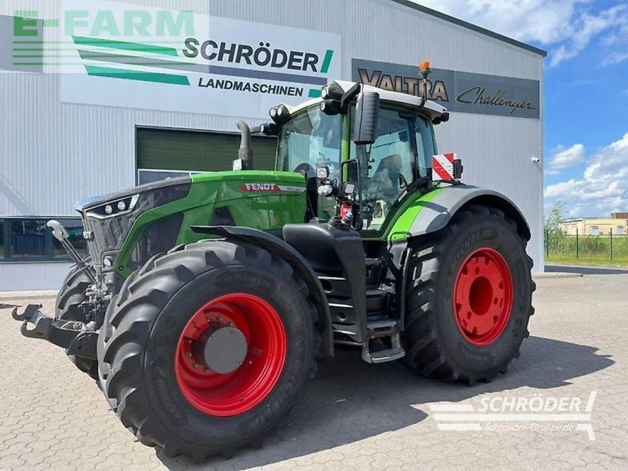 Fendt 942 vario gen7 profi plus - Traktors: foto 1 Fendt 942 vario gen7 profi plus - Traktors: foto 1