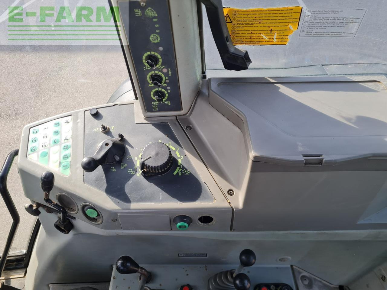 Fendt favorit 818 - Traktors: foto 2 Fendt favorit 818 - Traktors: foto 2