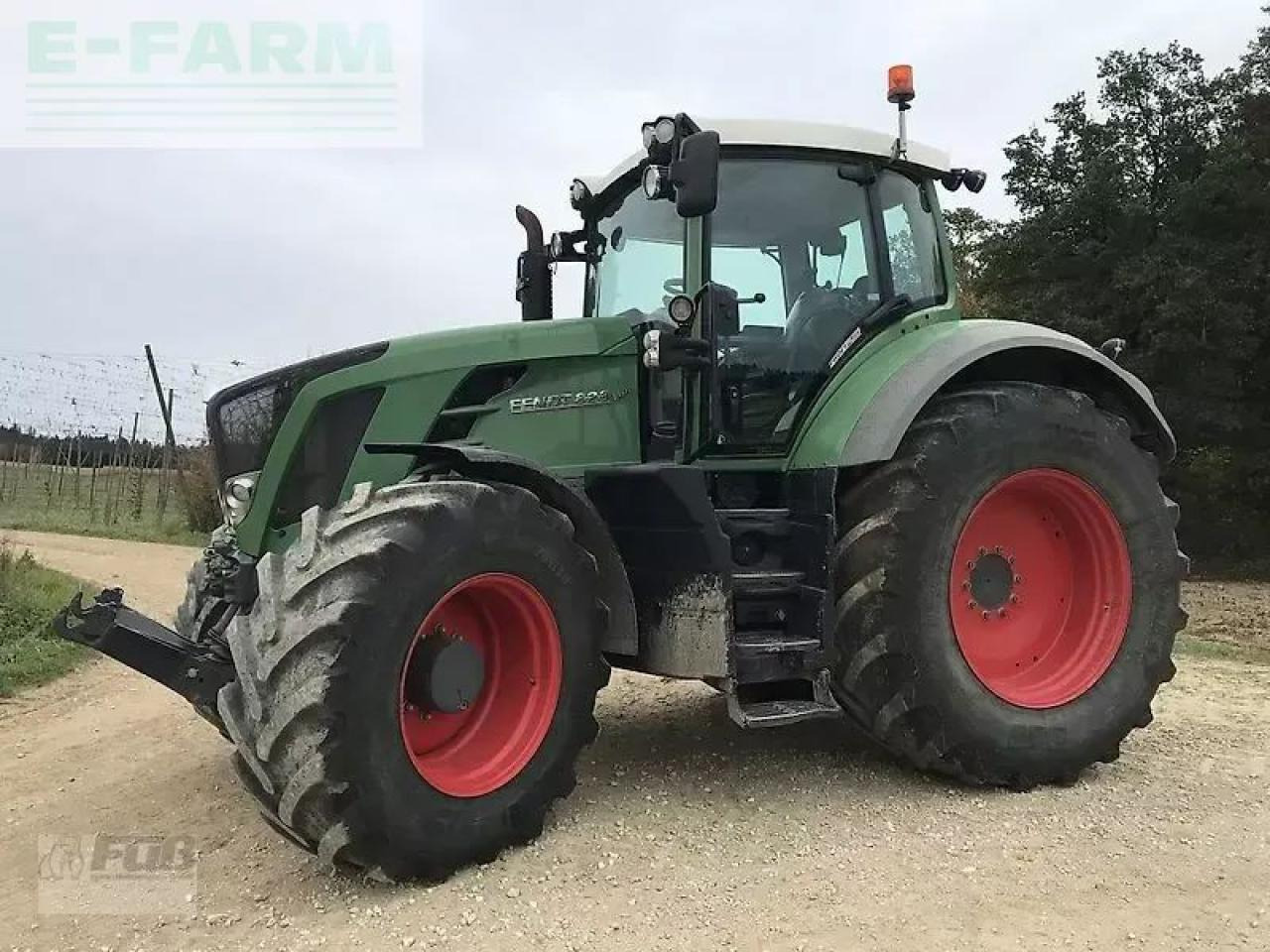 Fendt vario 828 scr profi plus ProfiPlus - Traktors: foto 1 Fendt vario 828 scr profi plus ProfiPlus - Traktors: foto 1