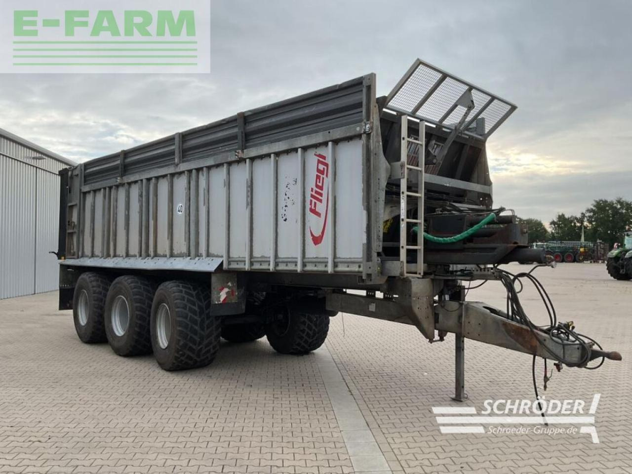 Fliegl asw 288 - Lauksaimniecības piekabe-pašizgāzējs: foto 2 Fliegl asw 288 - Lauksaimniecības piekabe-pašizgāzējs: foto 2