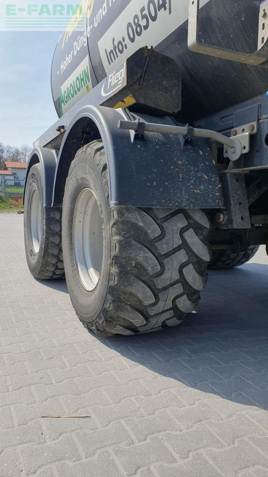 Fliegl stf 27500 sattel-transportfaß, güllefaß - Šķidrmēslu muca: foto 3 Fliegl stf 27500 sattel-transportfaß, güllefaß - Šķidrmēslu muca: foto 3