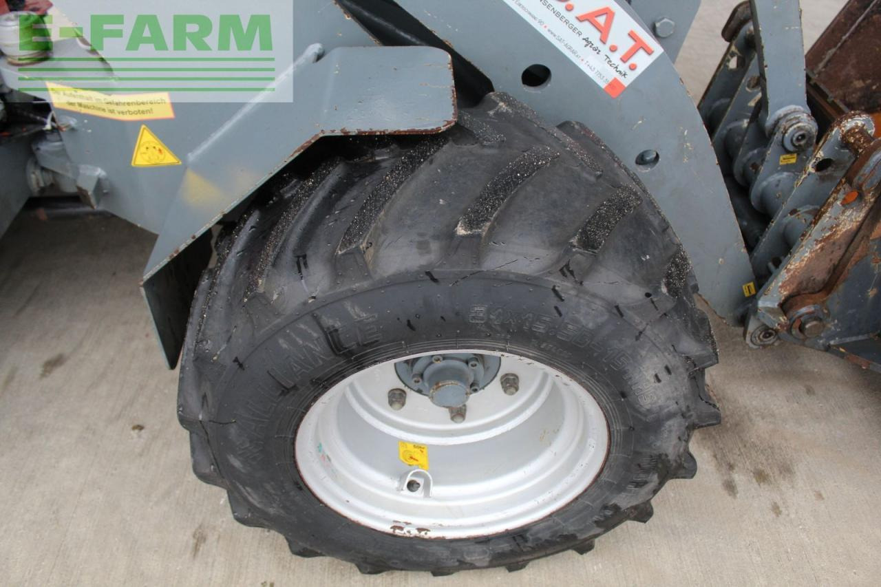 Giant hoflader d 335 t - Mini-ekskavators: foto 2 Giant hoflader d 335 t - Mini-ekskavators: foto 2