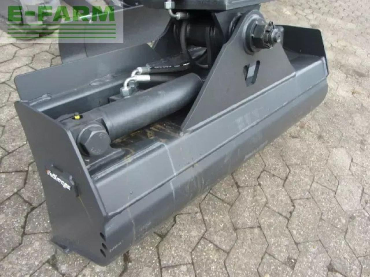 Hitachi zx 17 u-2 - Mini-ekskavators: foto 4 Hitachi zx 17 u-2 - Mini-ekskavators: foto 4